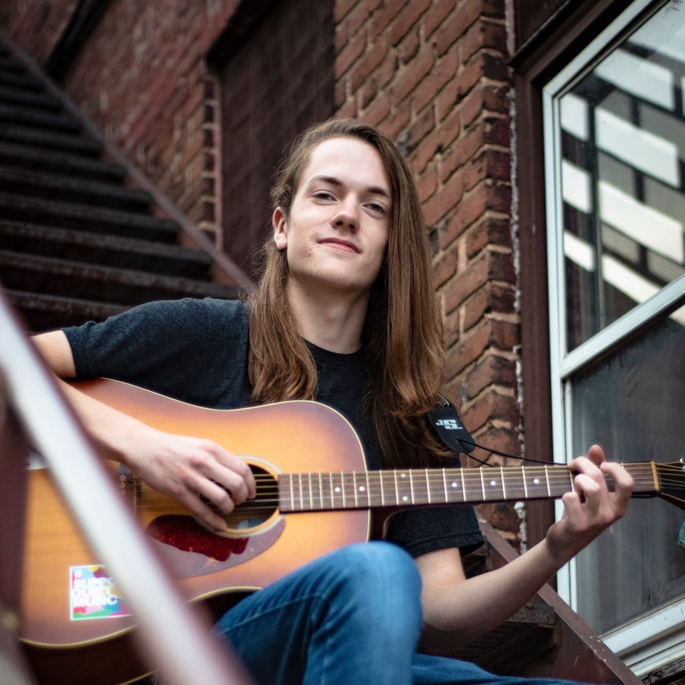 <strong>Declan Melchoir</strong><br />Summer Strummin